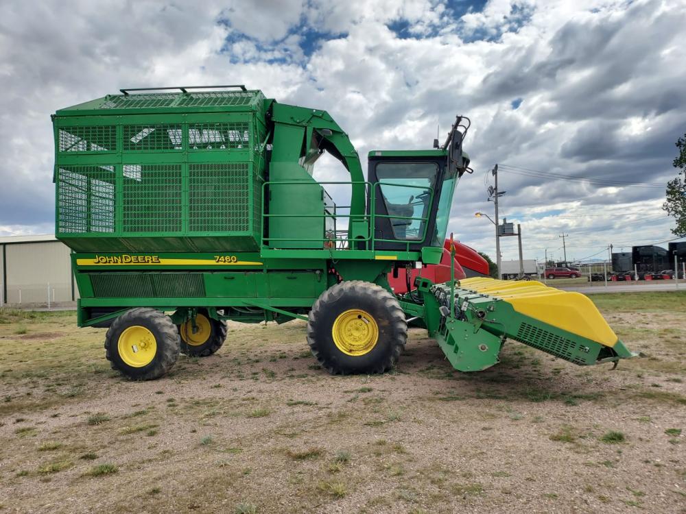 John Deere 7460